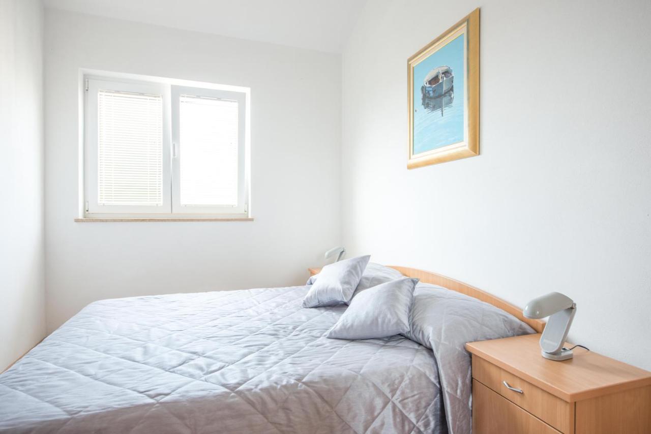 One-Bedroom Apartment with Balcony