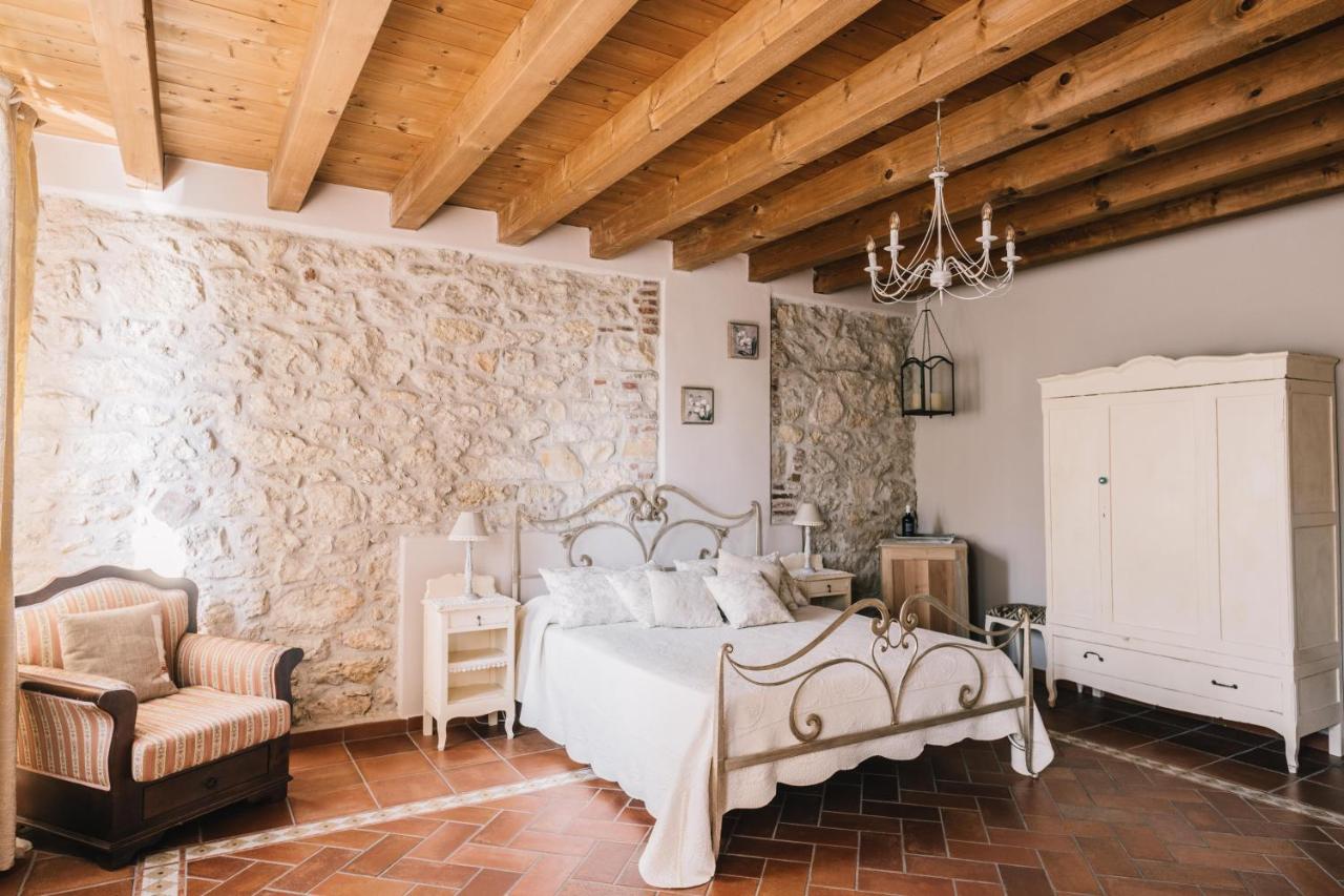 Suite Junior con vistas a la piscina 