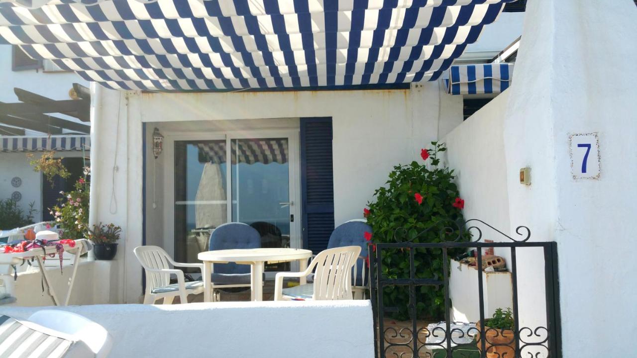 ELENA flat A little paradise right on the BEACH - B&B