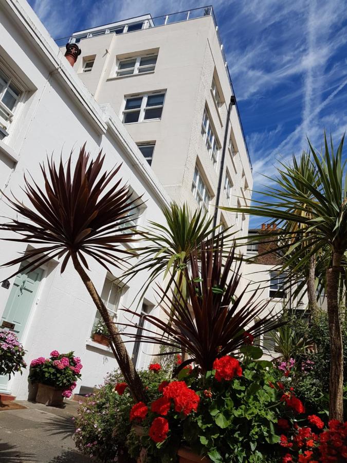 SeaBrighton Penthouse with private sea view roof terraces - B&B