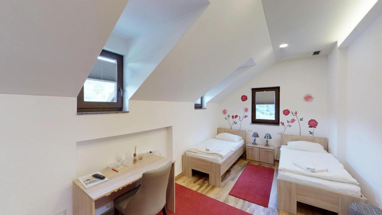 Twin Room with Private Bathroom