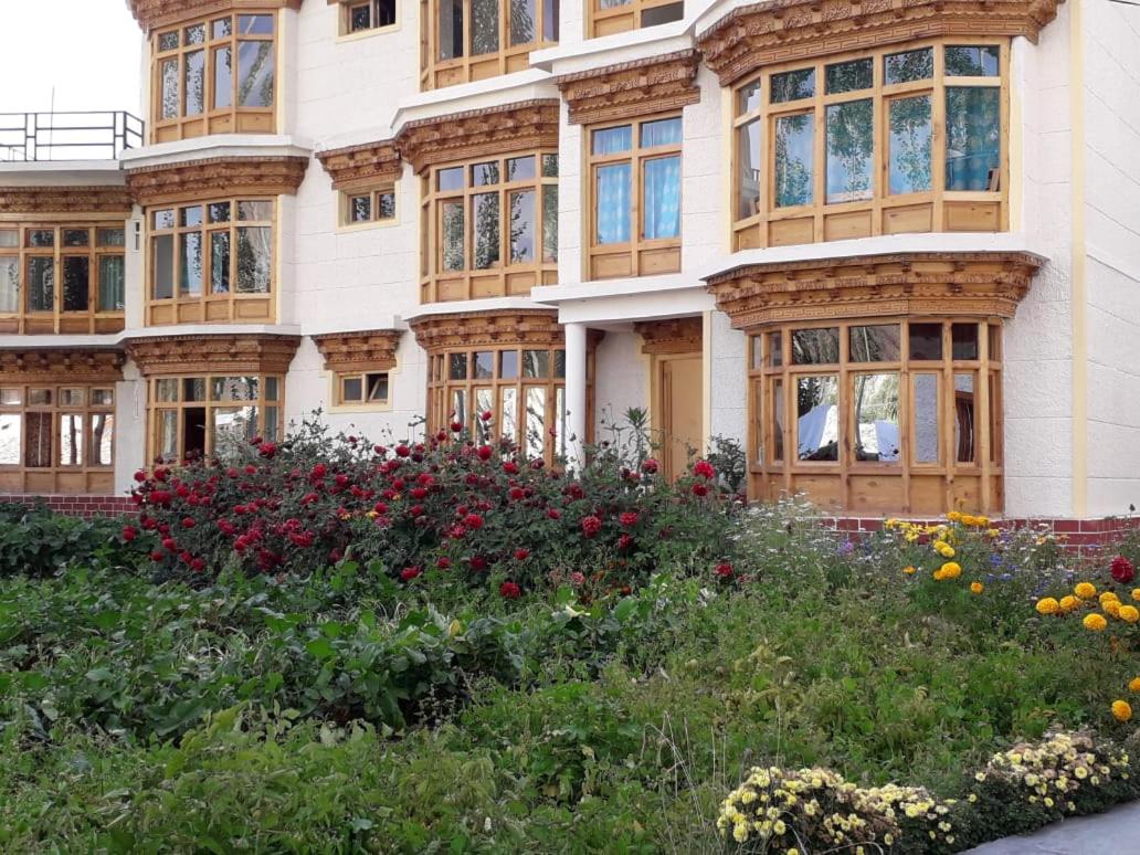 Zee Guest House - B&B