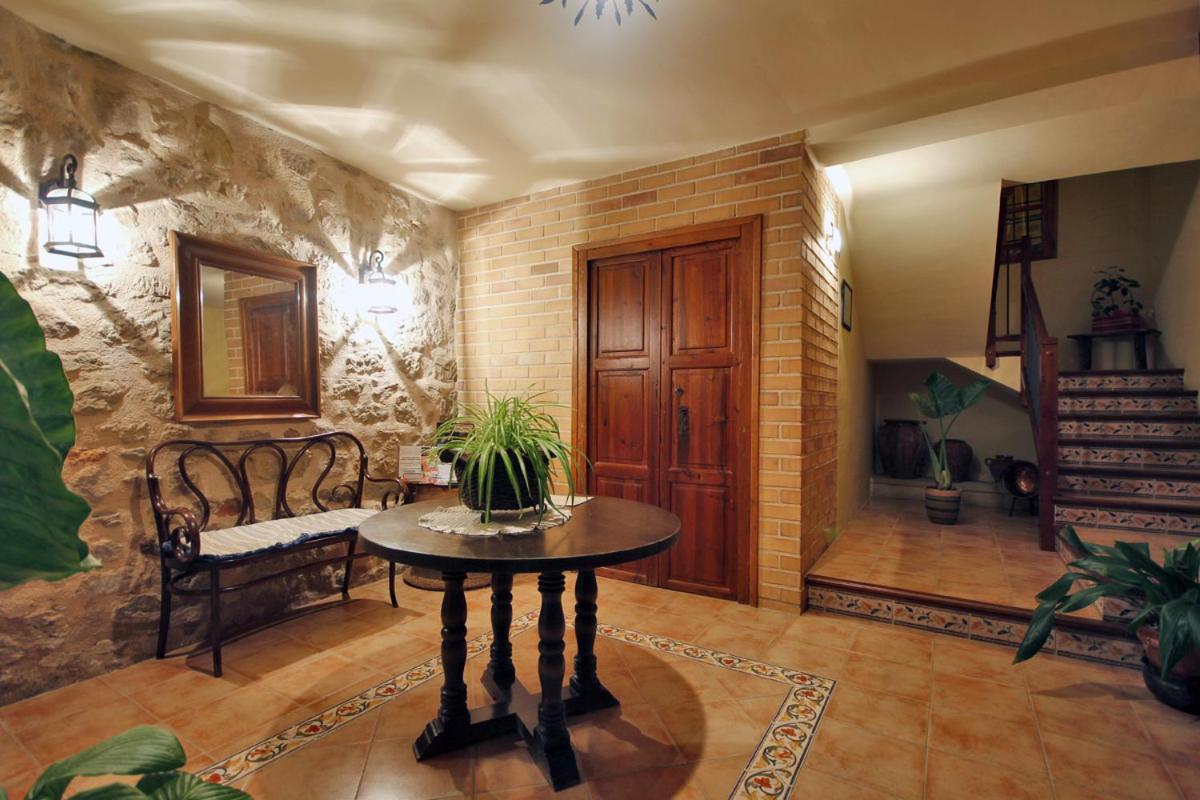 Apartamentos Santa Agueda - B&B Valderrobres