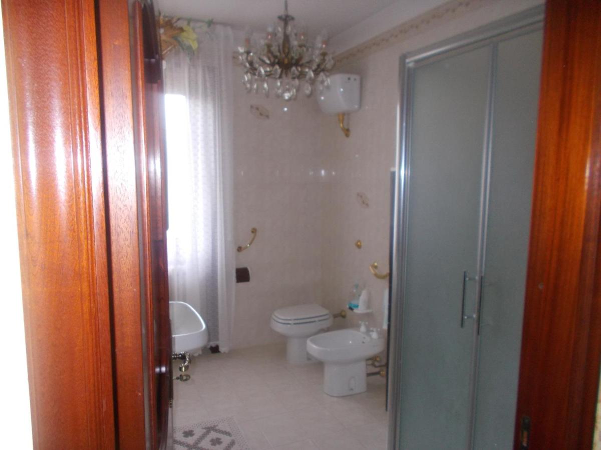 Chambre Double ou Lits Jumeaux avec Salle de Bains Privative Externe