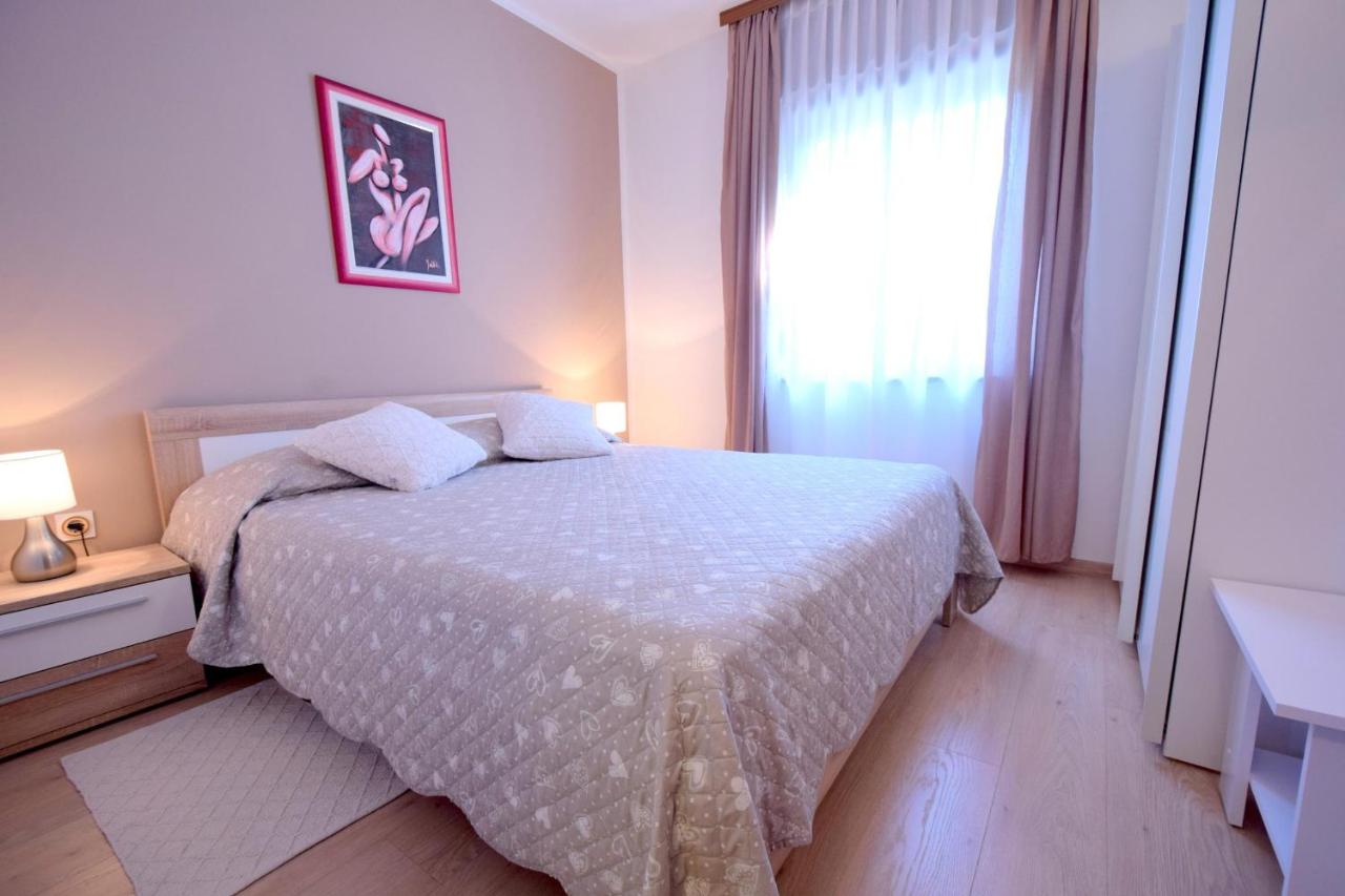 Apartamento de 1 dormitorio con balcón