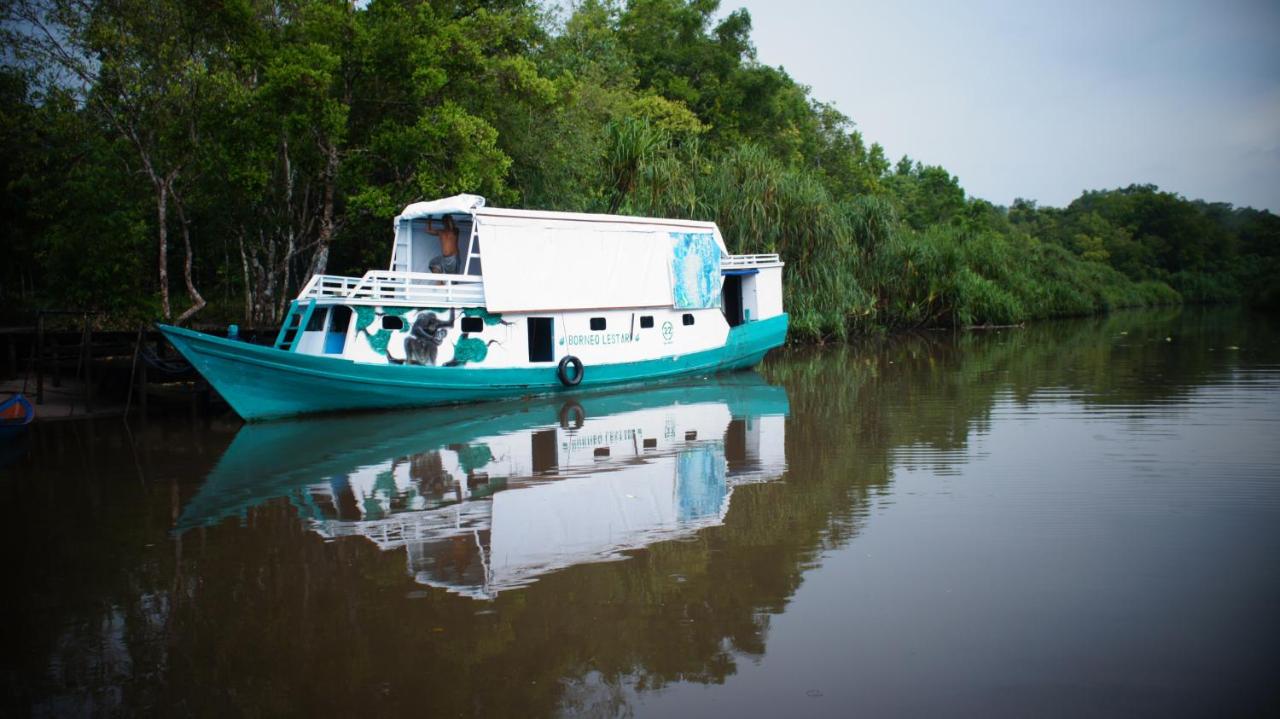 houseboat kelotok bee - Bed and Breakfast Kumai