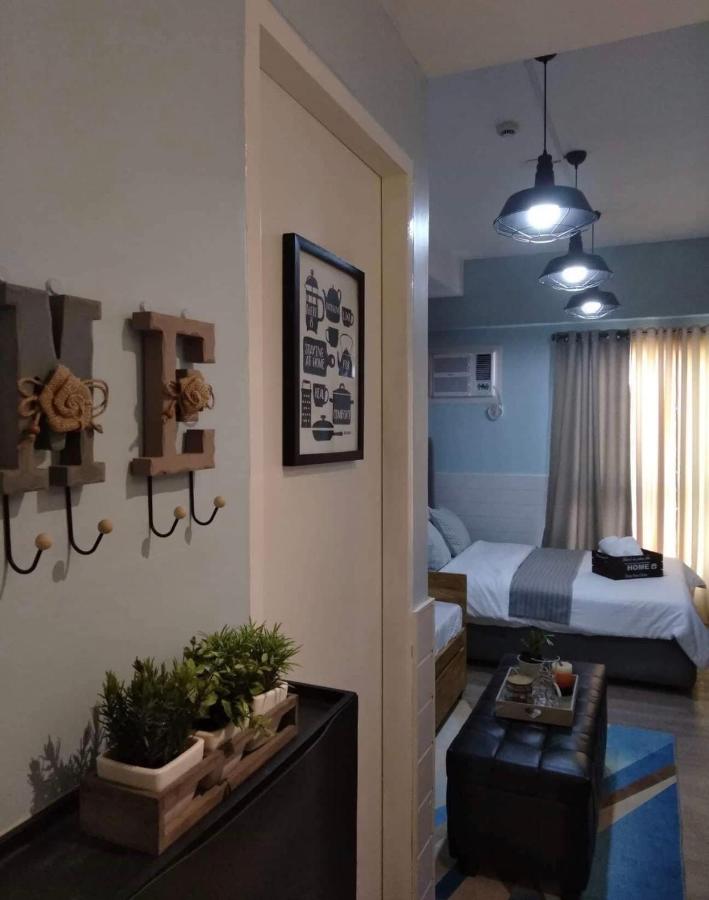 B&B Manilla - Rustic Industrial theme in front of Trinoma - Bed and Breakfast Manilla