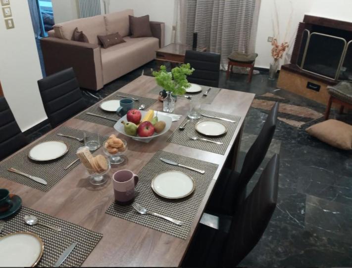 B&B Pýrgos - Comfortable 4th fl flat ideal for up to 8 people - Bed and Breakfast Pýrgos