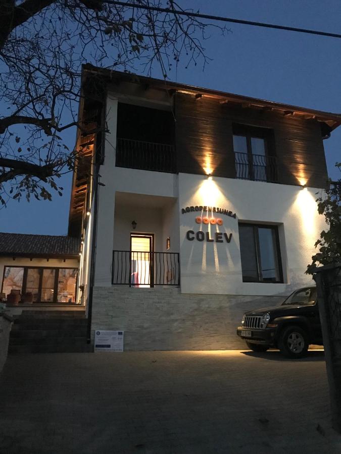 Agropensiunea Colev - Chambres d’hôtes