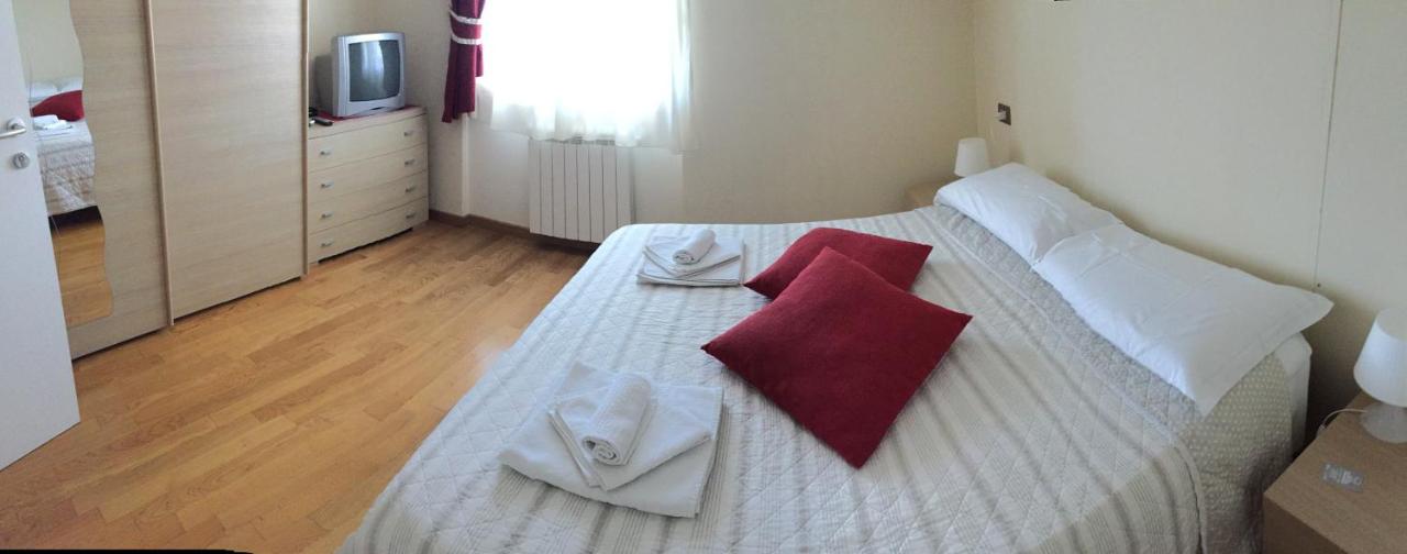 Standard Double Room with Shared Bathroom