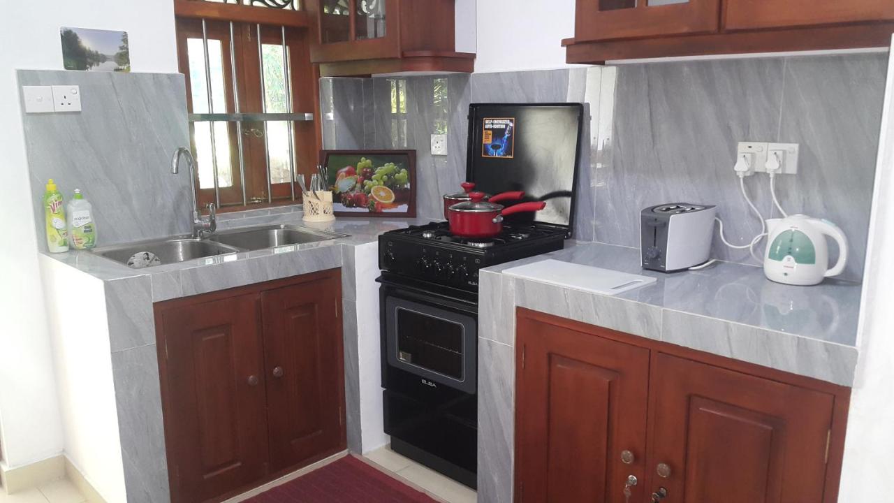 Nethmi Villa - B&B