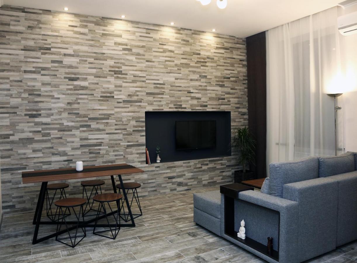 Two bedroom apartment near Republic Square in Yerevan - B&B Yerevan