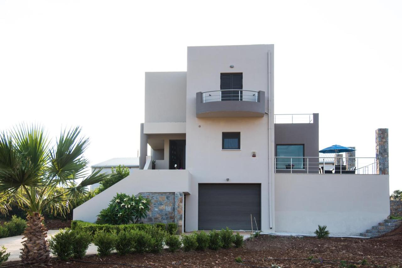 Villa Callista with Private Pool - Chambres d'hôtes Sísion