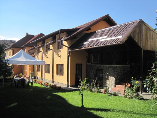 B&B Râşnov - Pensiunea Folea Rasnov - Bed and Breakfast Râşnov