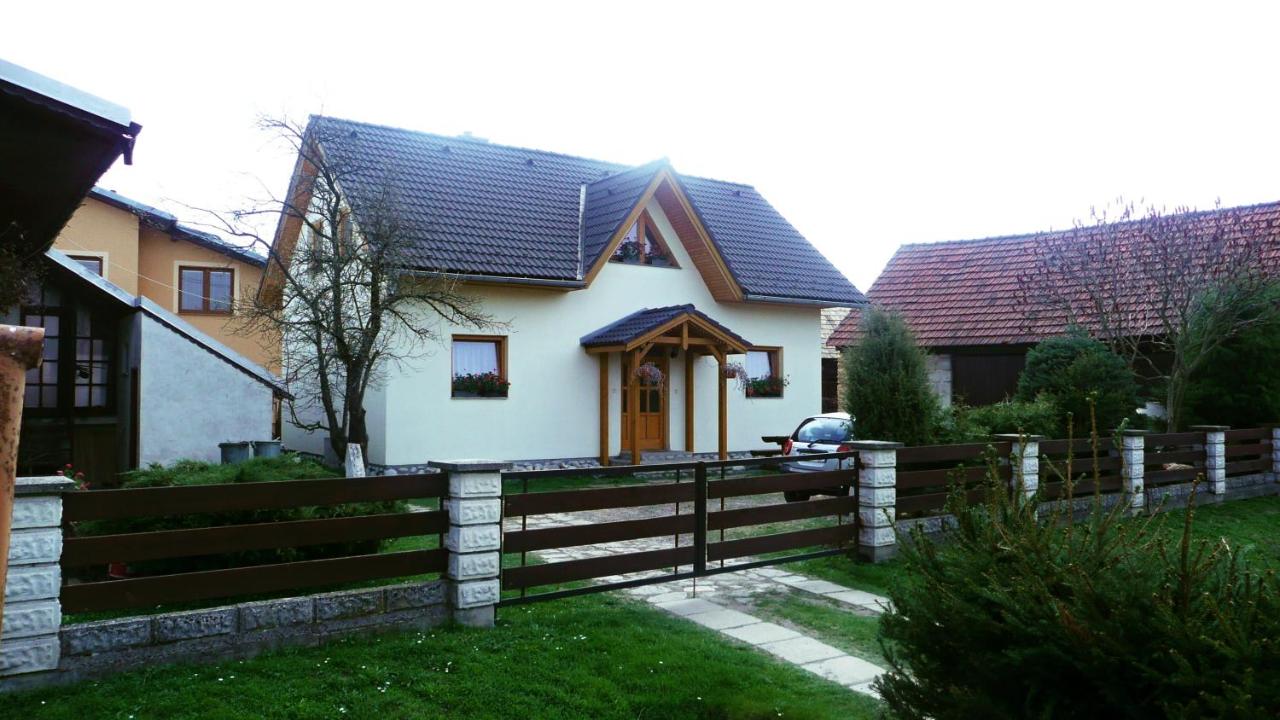 B&B Bešeňová - Chalupa Baran - Bed and Breakfast Bešeňová