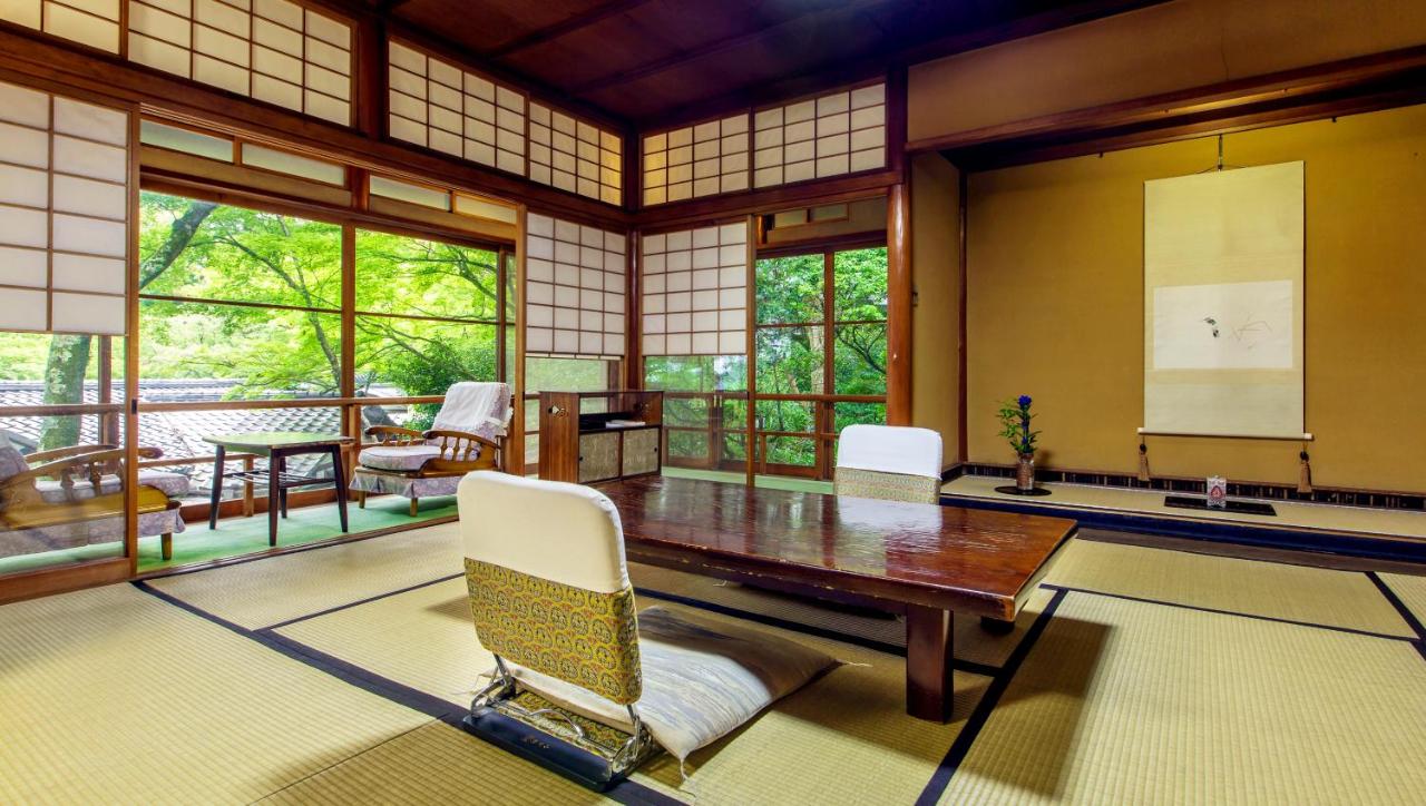 Superior Kamer in Japanse stijl met Bad met Warm Bronwater