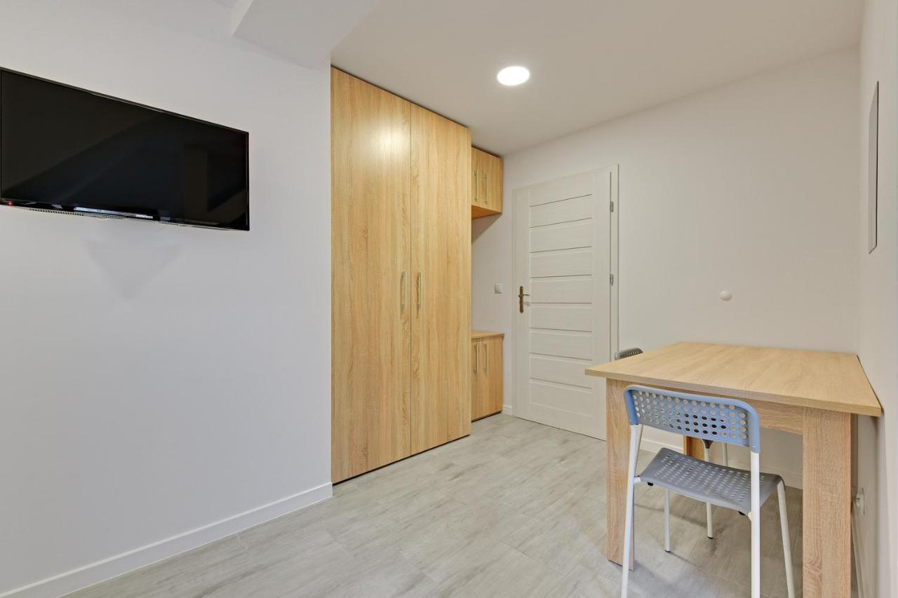 Basic Triple Room with Shared Bathroom