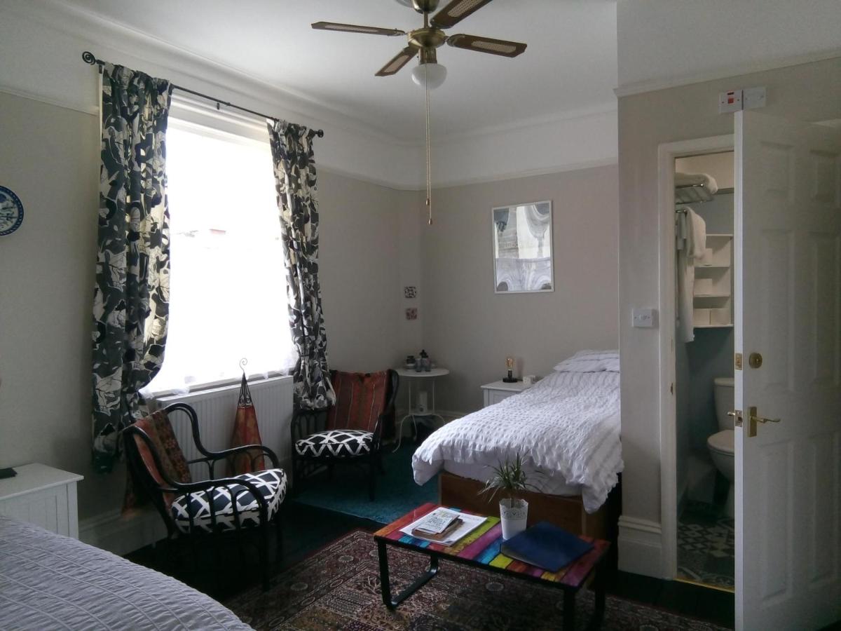 Twin Room with Bathroom