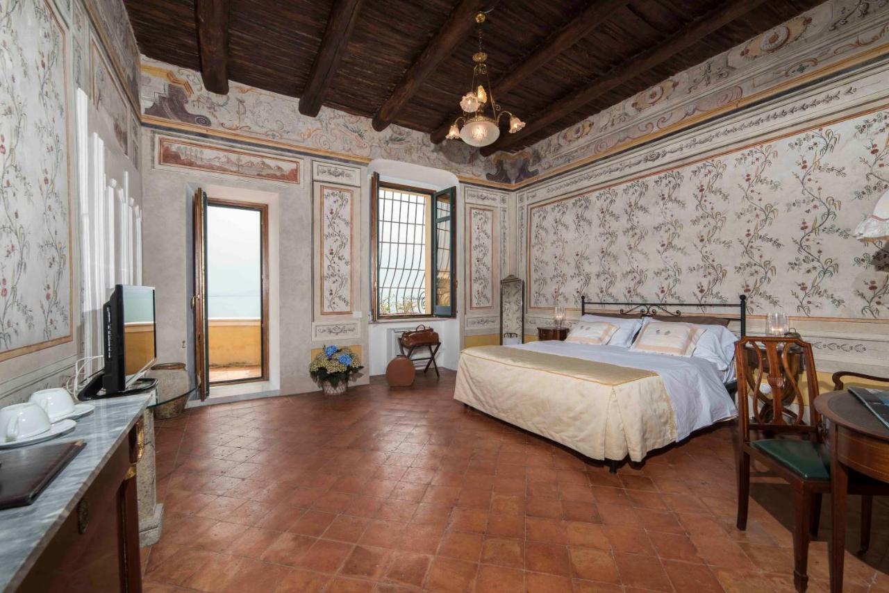 Queen Room with Balcony