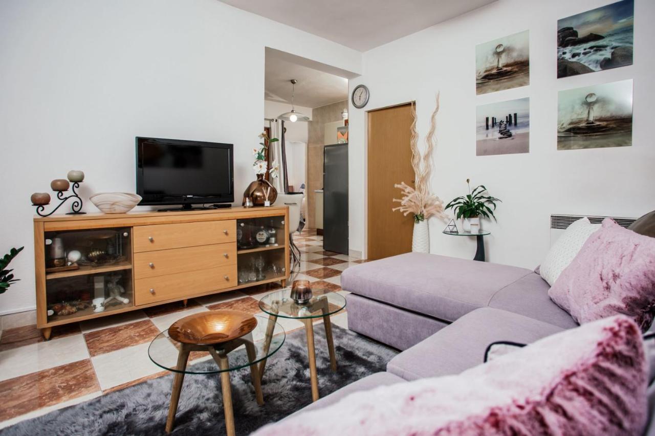 Two-Bedroom Apartment with Balcony and Sea View