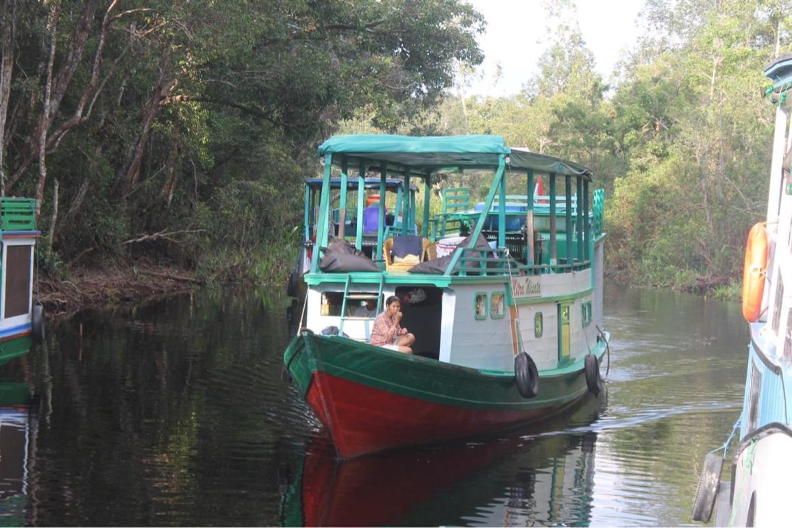 Orangutan Shaka Houseboat with cabin - B&B