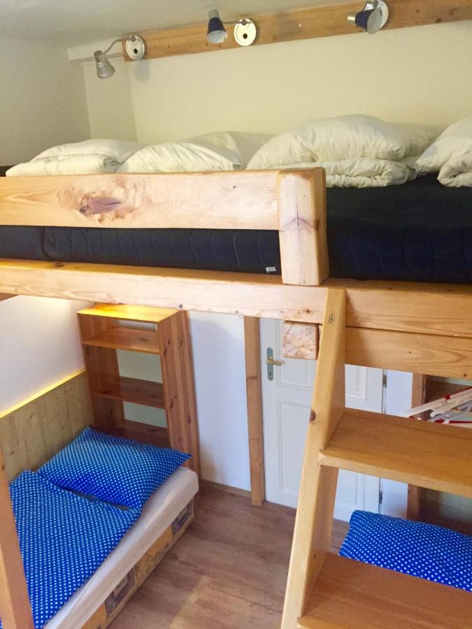 Appartamento con 2 Camere da Letto e Vista Piscina