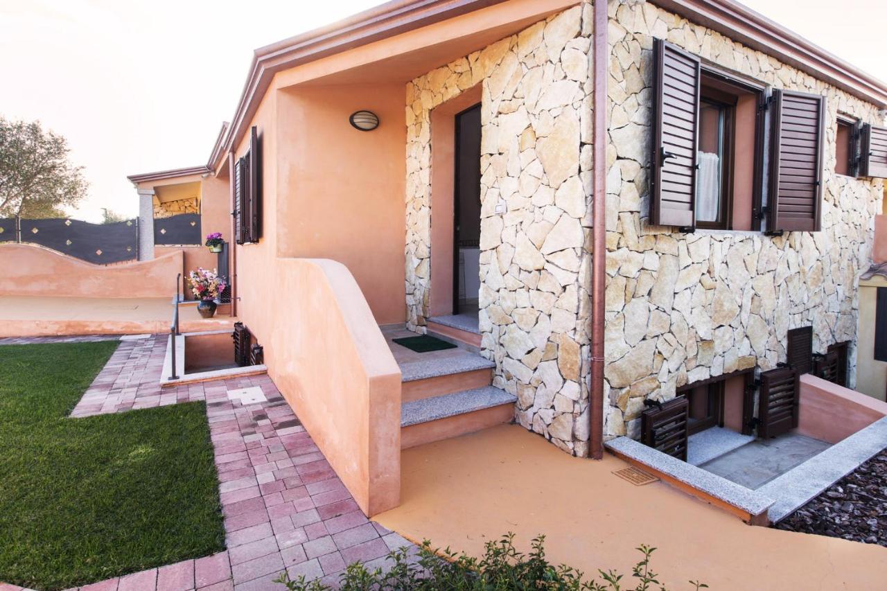 Villetta Laura 350 mt Baia di Porto Frailis - B&B Arbatax