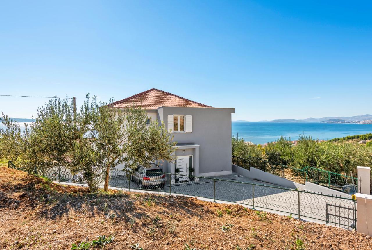 A brand NEW VILLA - Infinity - B&B
