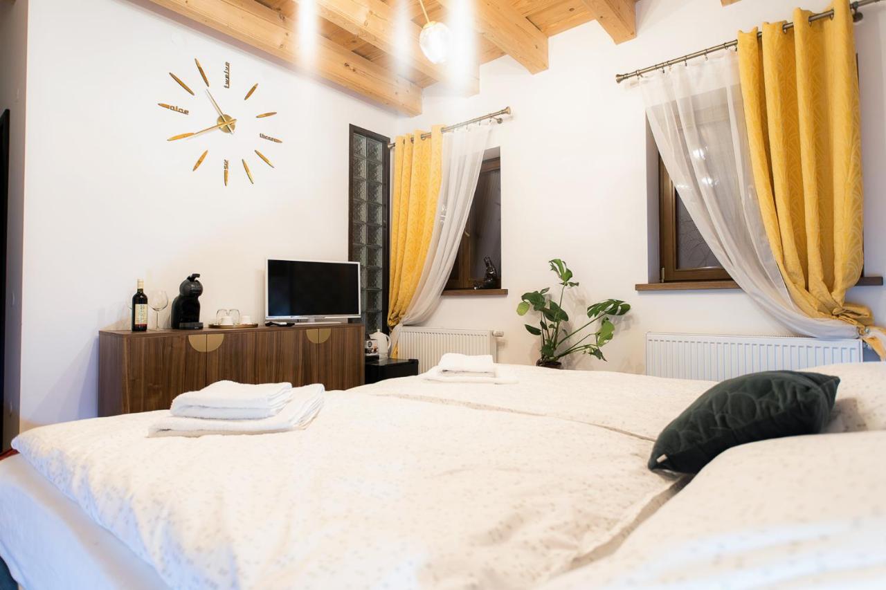 Camera Matrimoniale/Doppia con Letti Singoli