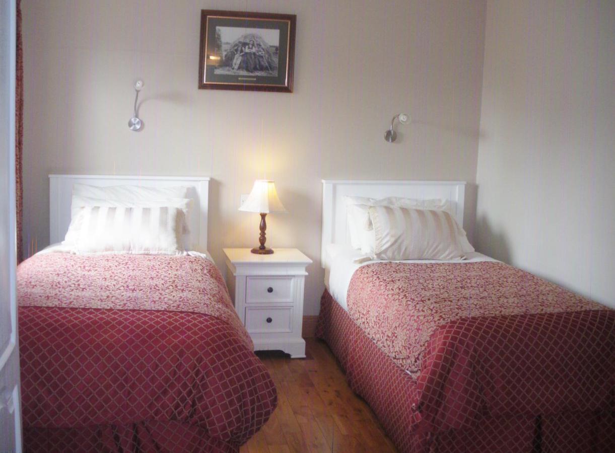 Standard Queen Room