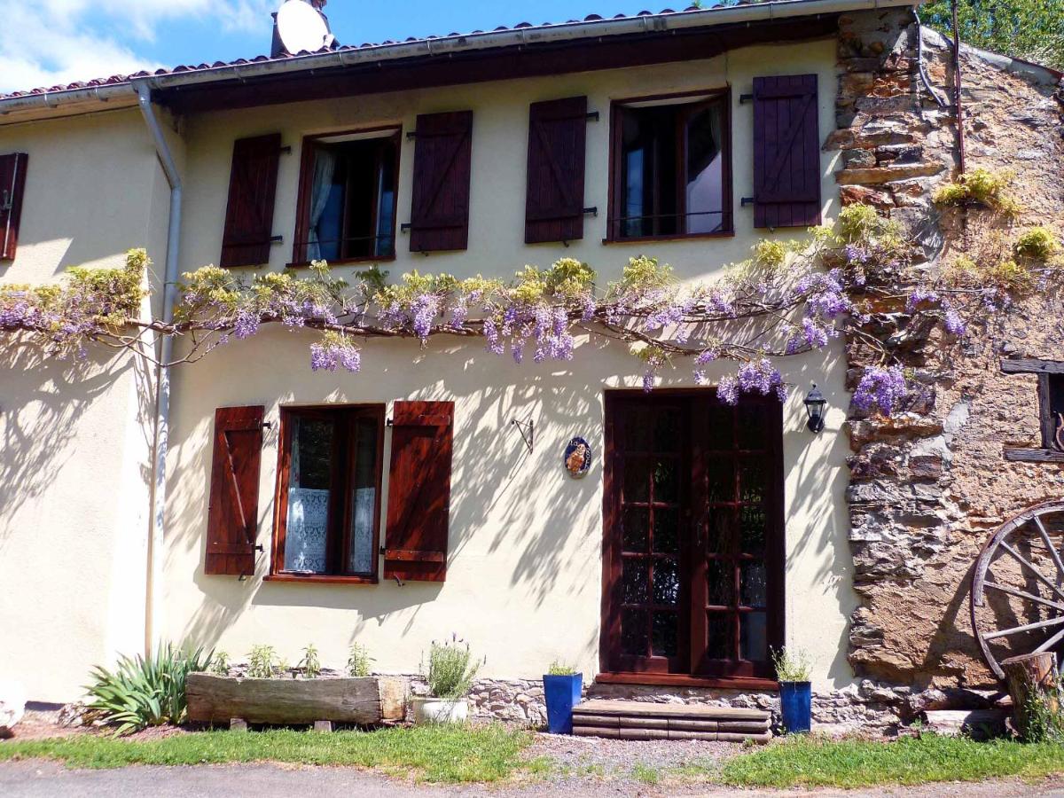 B&B Scillé - La Roche Gite at Les Glycines Gites with Pool,Games Field in a peaceful,rural setting - Bed and Breakfast Scillé