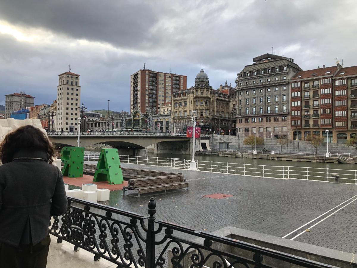 Apartamento minimalista en el corazón de Bilbao - B&B