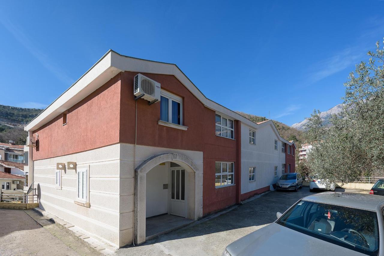 Family apartment in Becici - Ferienwohnung Bečići