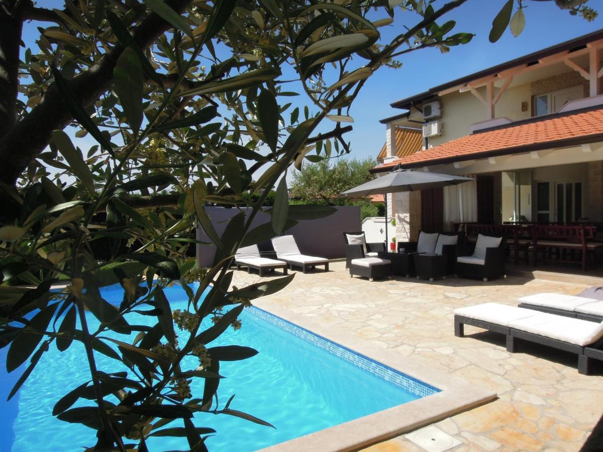 B&B Umago - Holiday Home Villa Ivan - Bed and Breakfast Umago