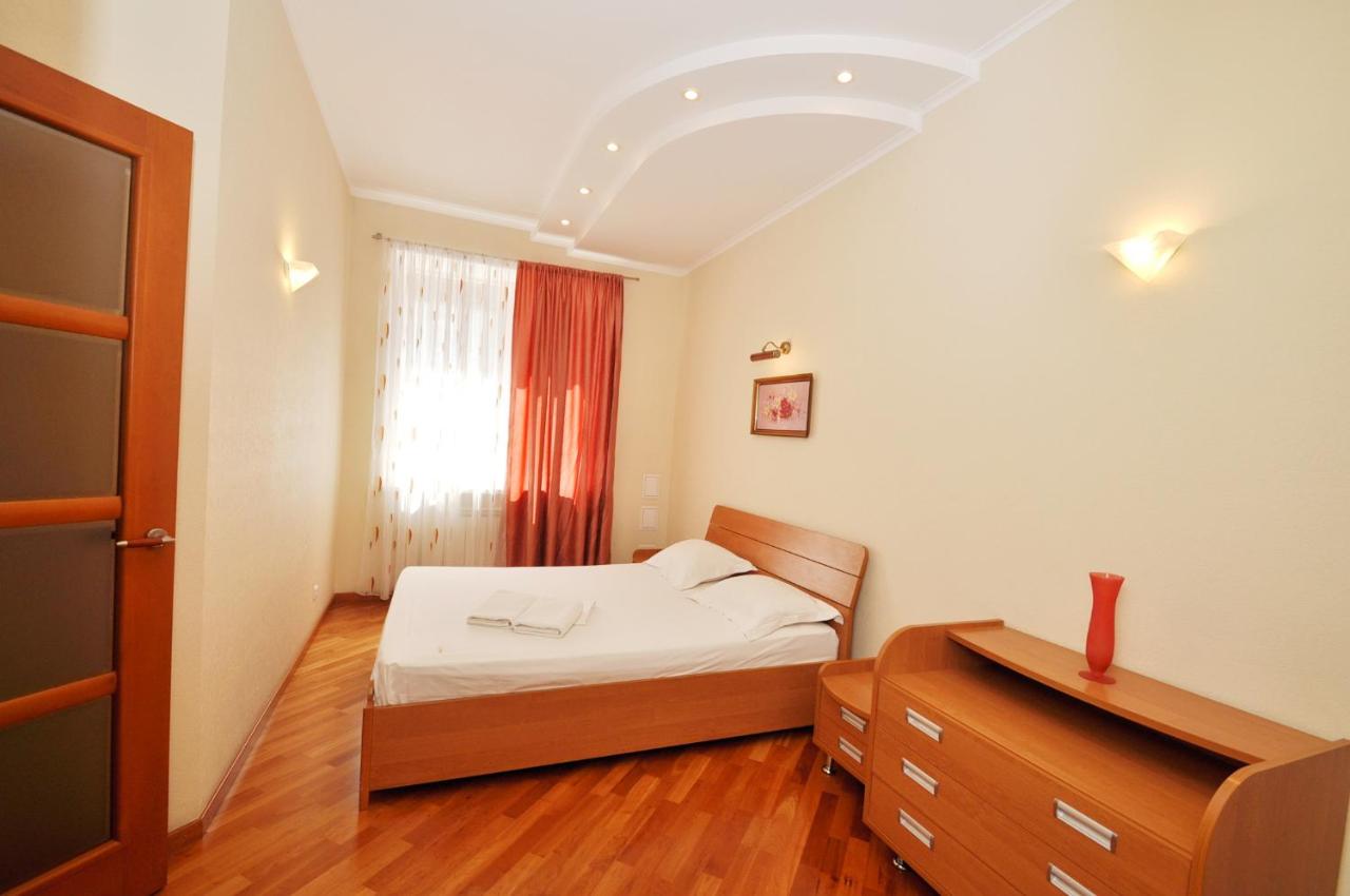 B&B Kyiv - DayFlat Apartments Golden Gate Area - Bed and Breakfast Kyiv