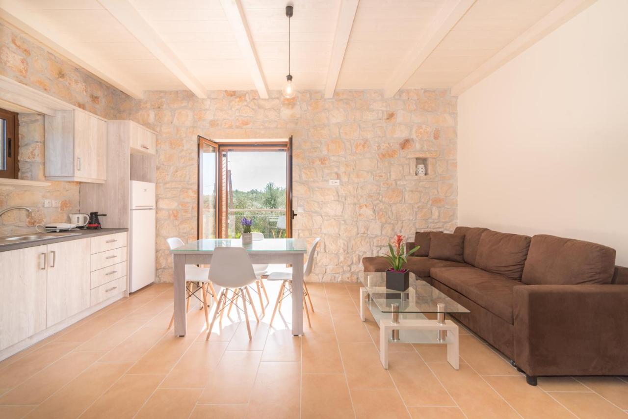 Green Stone Villas Apartments - Bed and Breakfast