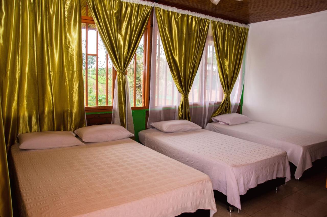 Vierpersoonskamer met Eigen Badkamer