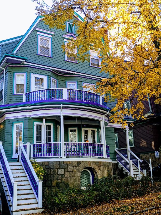 The Coolidge Corner Guest House: A Brookline Bed and Breakfast - B&B