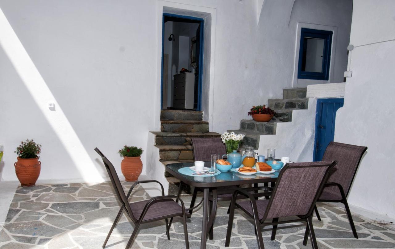 Gavrion's Nest - Premium Cycladic Studio - Bed and Breakfast