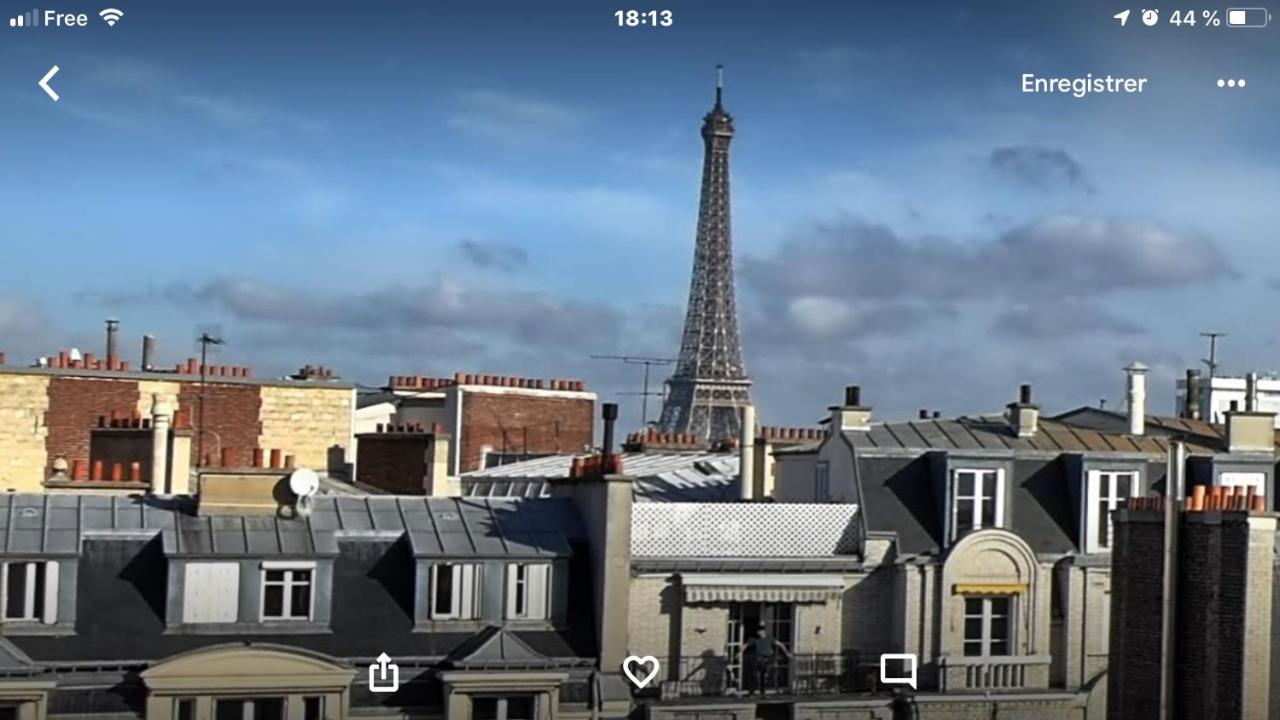 Large studio eiffel tower lacoste - B&B