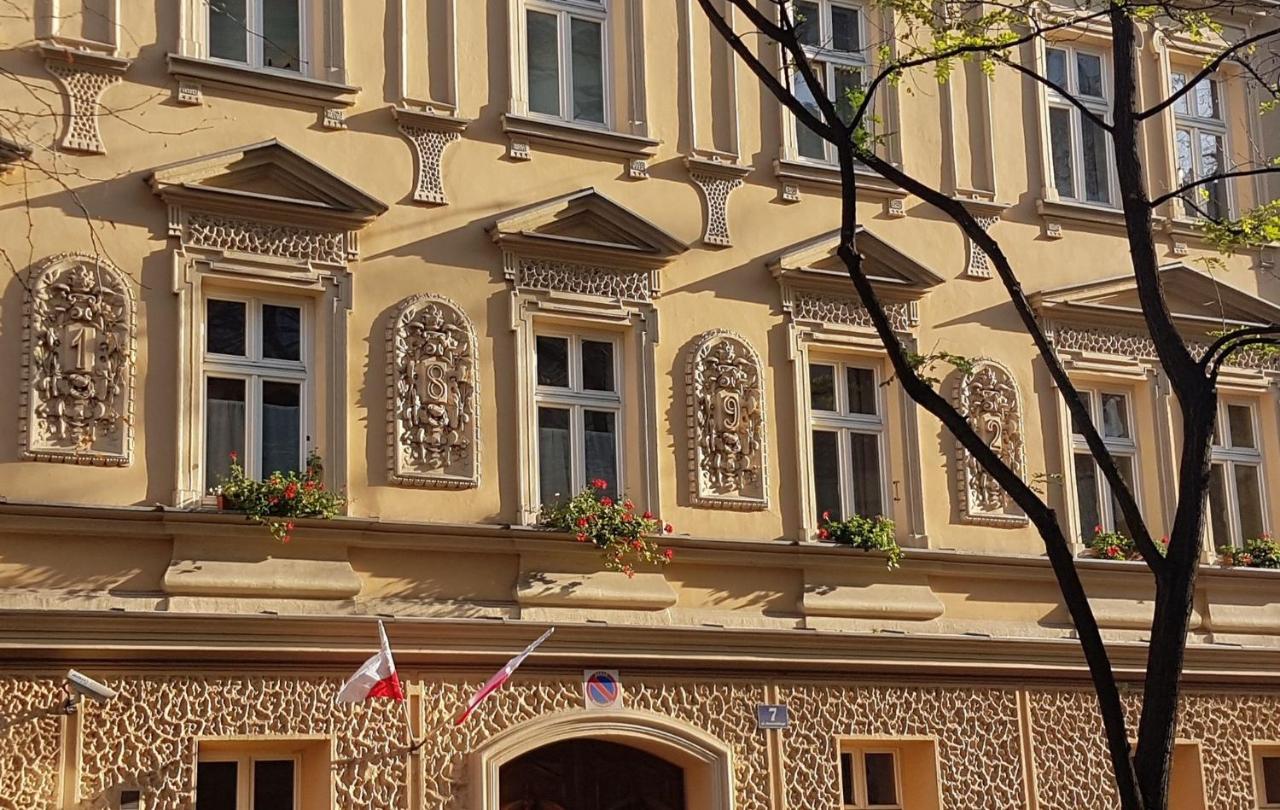 Homely Apartment's Old Town - B&B