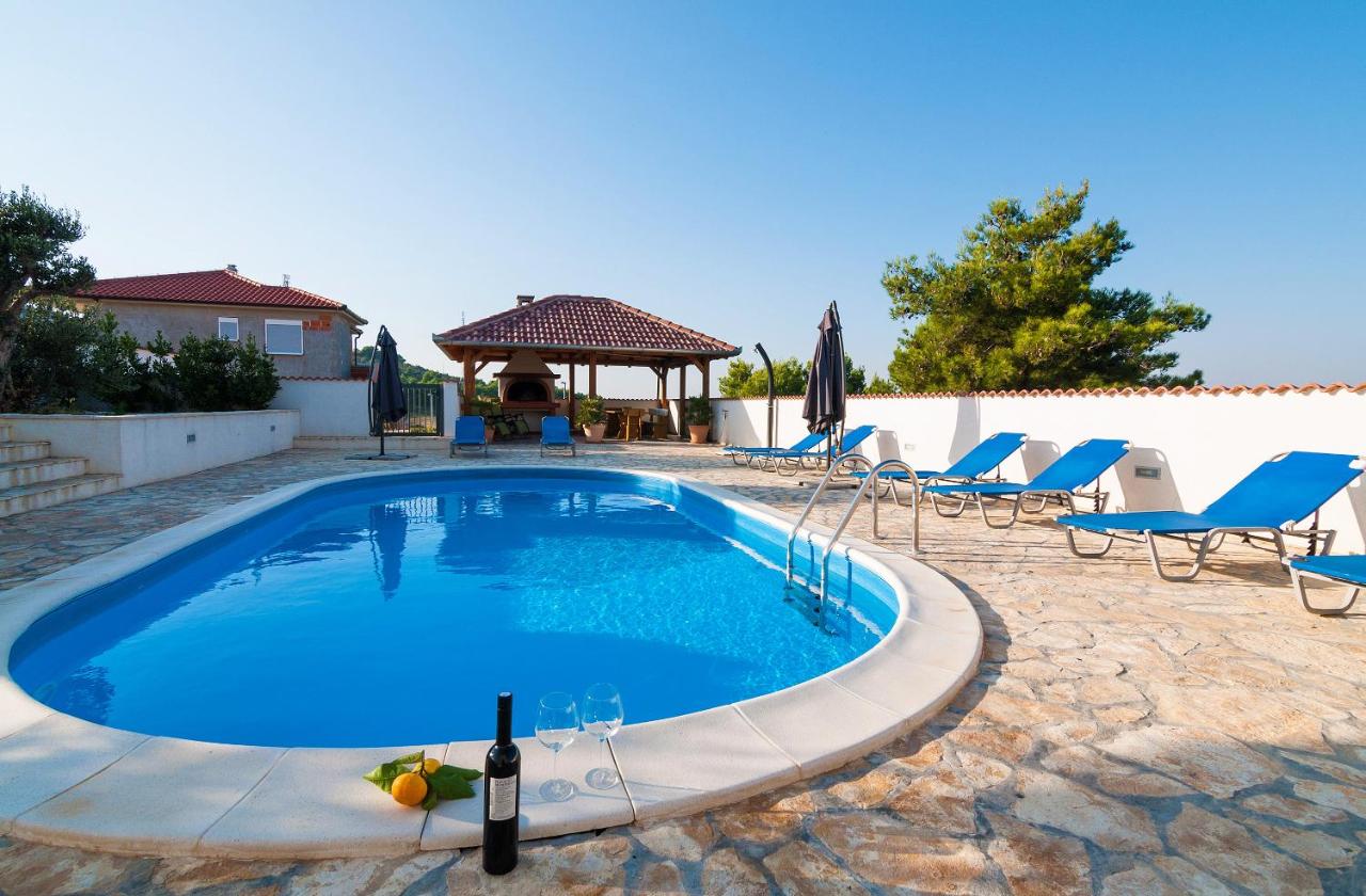 B&B Drage - Villa Branka with pool - Bed and Breakfast Drage