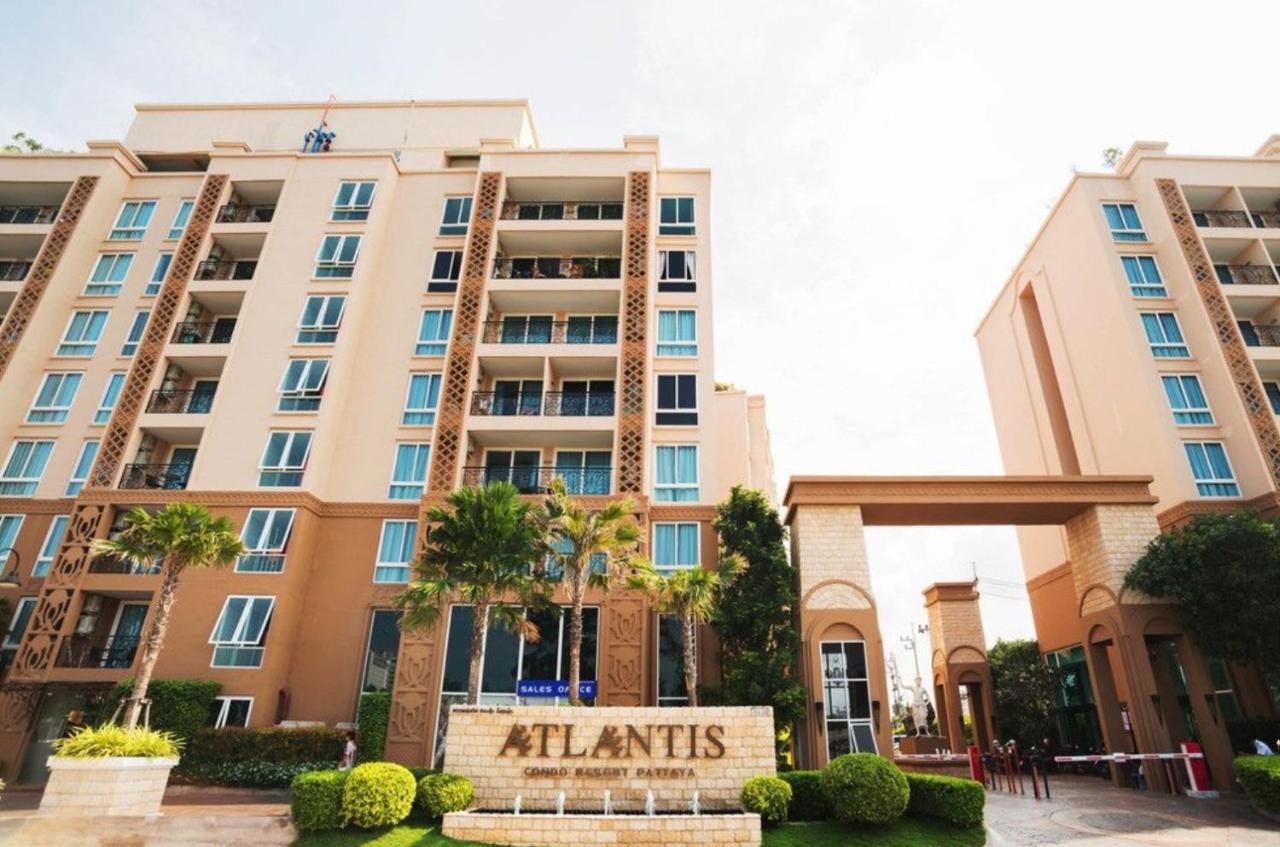 Atlantis Condo Resort Pattaya - Heaven for Family & Kids with Big Water Park - Chambres d'hôtes Jomtien