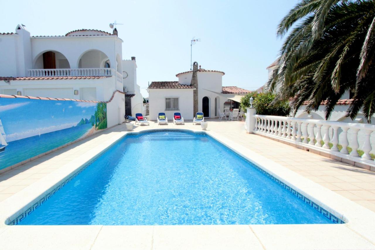 LEON INMO Villa Franca - 10049 - Bed and Breakfast Empuriabrava