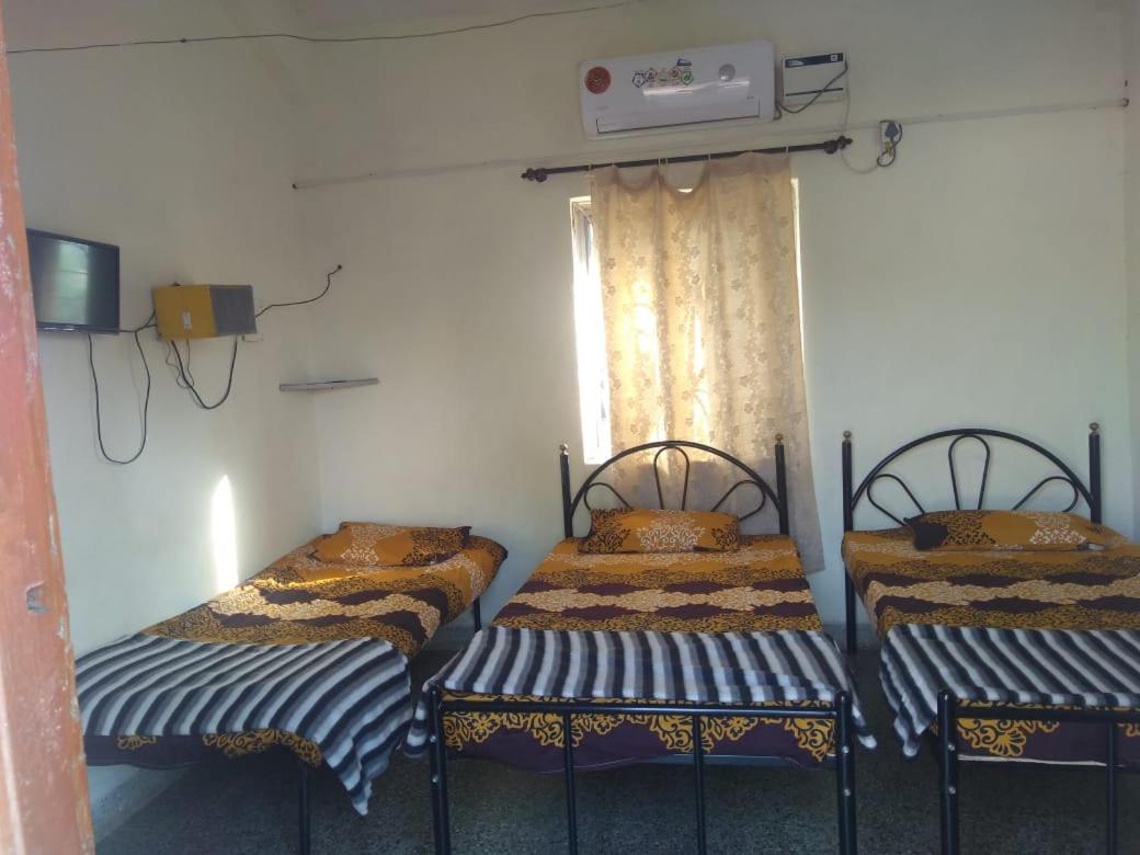 Dreibettzimmer mit eigenem Bad