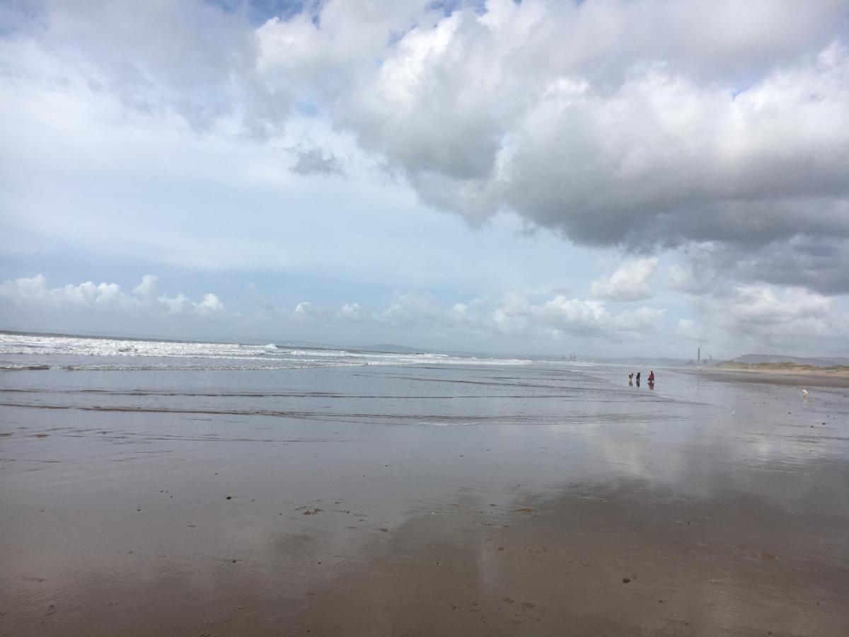 Mountain View Aberavon Beach, Afan Valley & Margam Park, South Wales - B&B