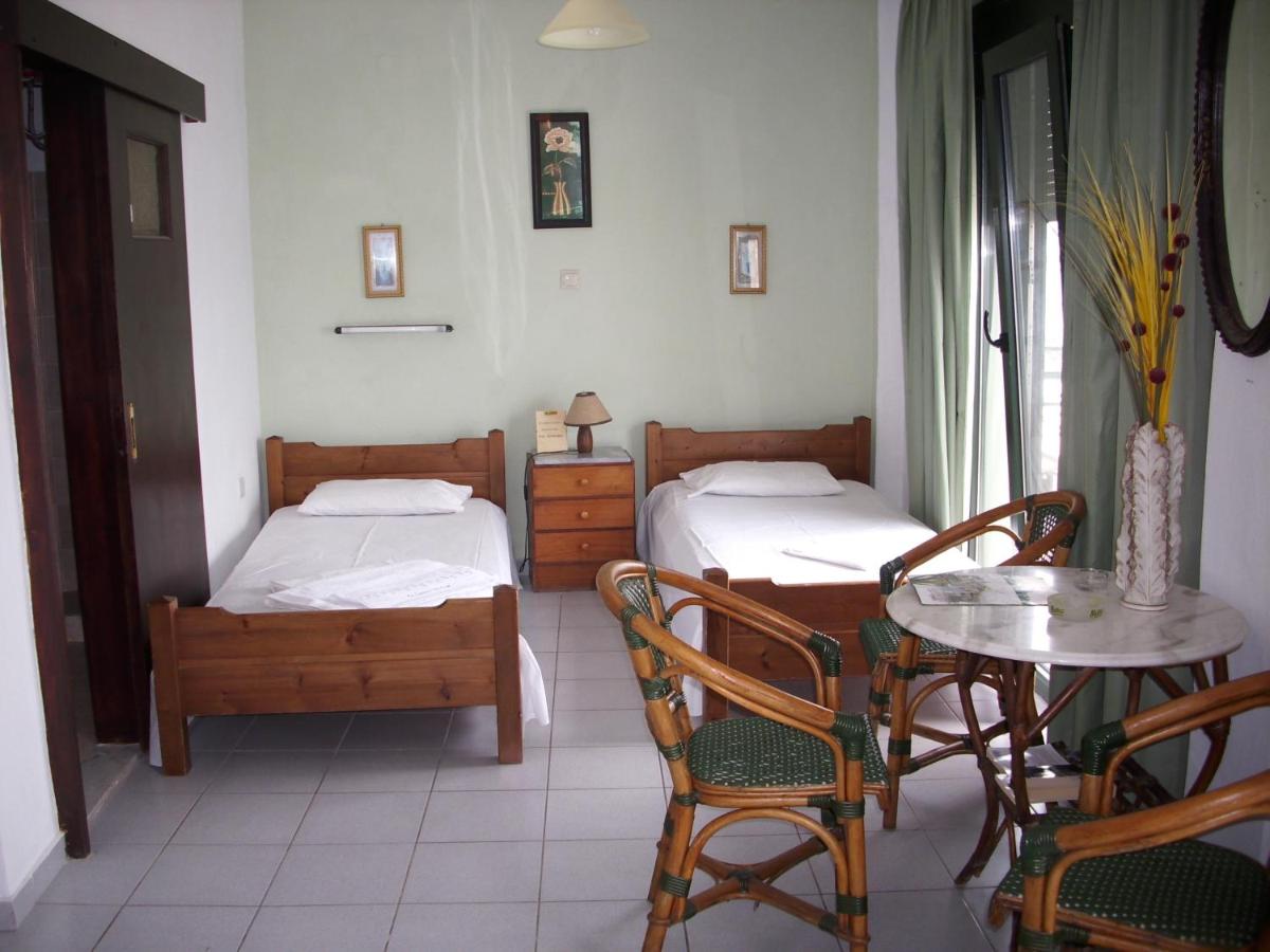 Studio (3 Adults)
