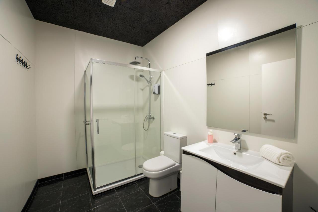 Camera Doppia con Letti Singoli con Bagno