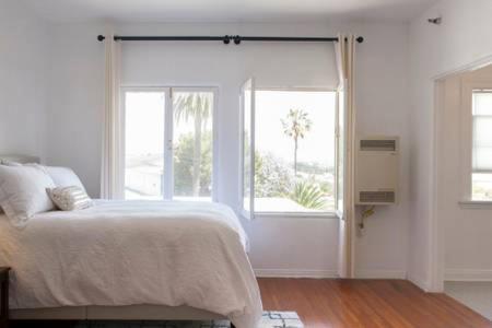 Studio Apartment with Sea View