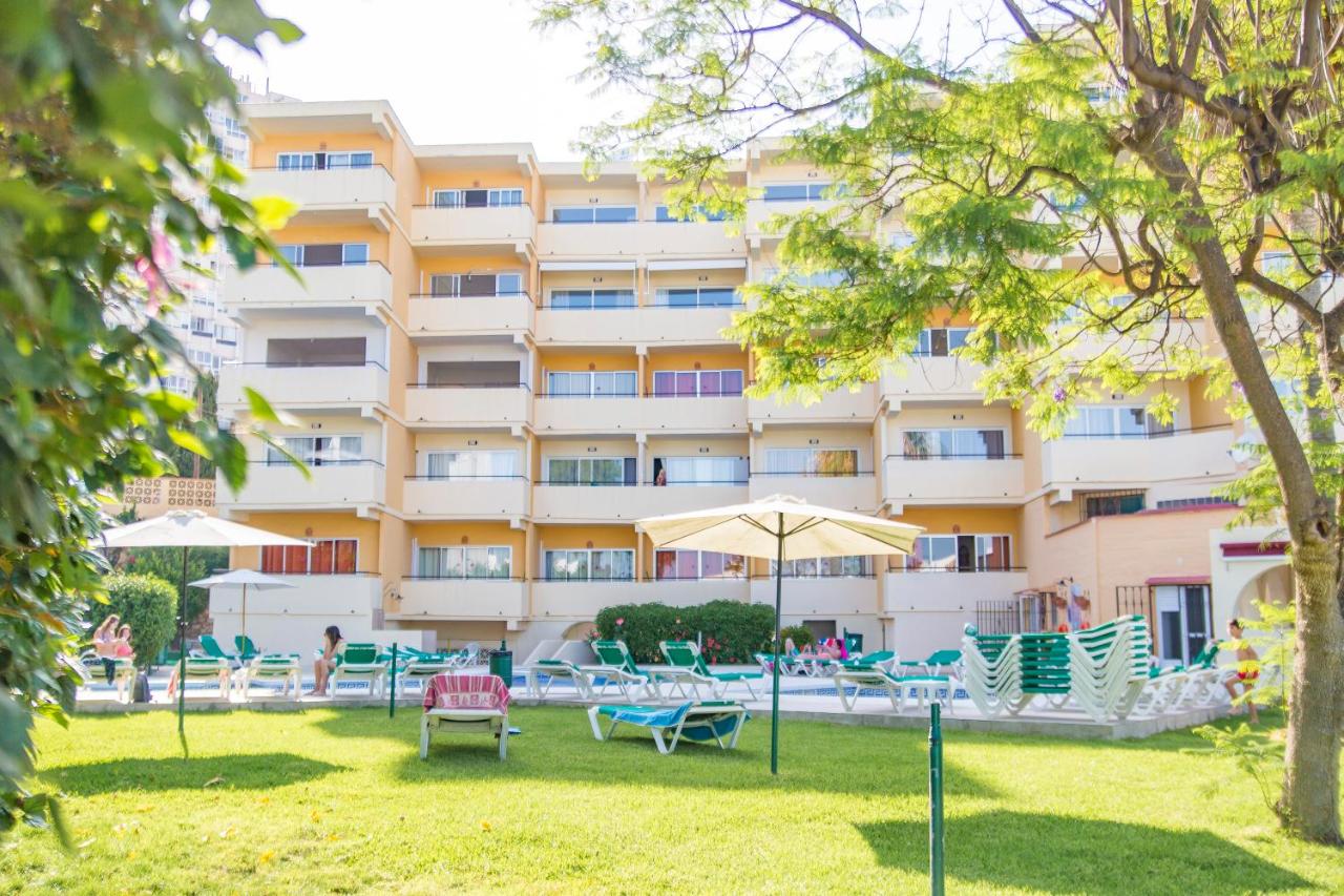 New Apartment Near the Beach & Train Station in Club Playa Flores - B&B